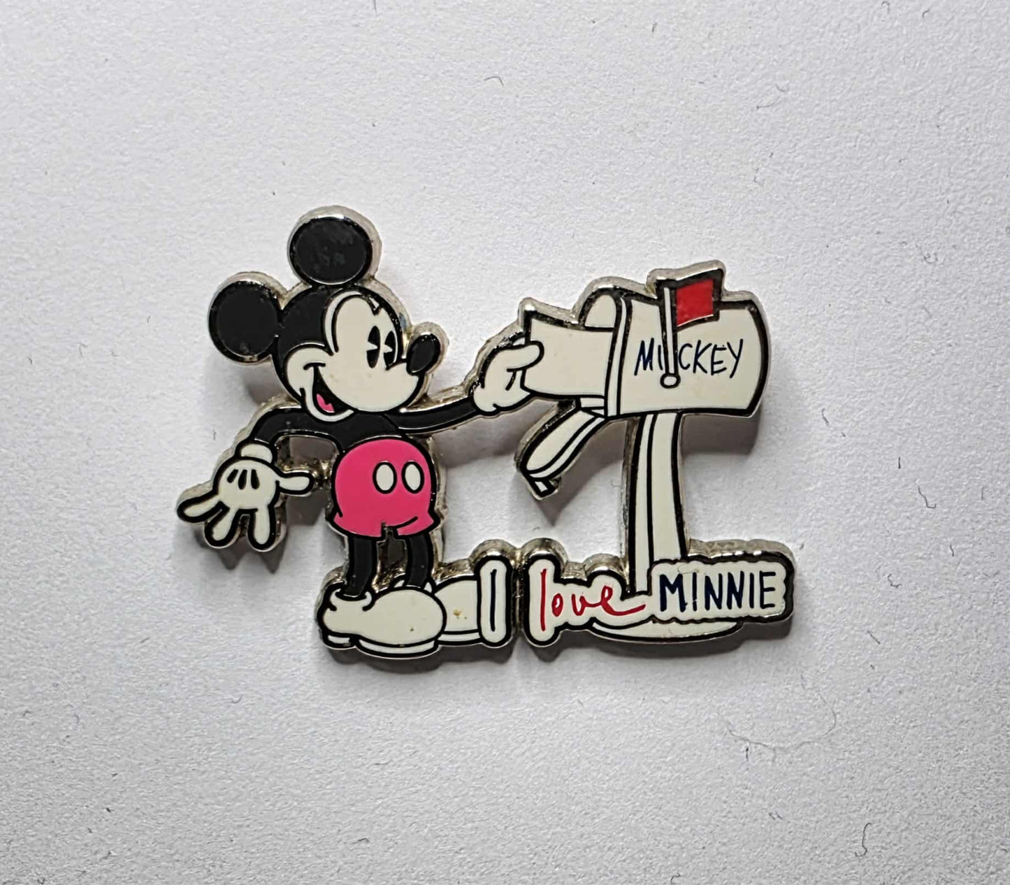 Mickey Mouse with a mailbox - I love Minnie