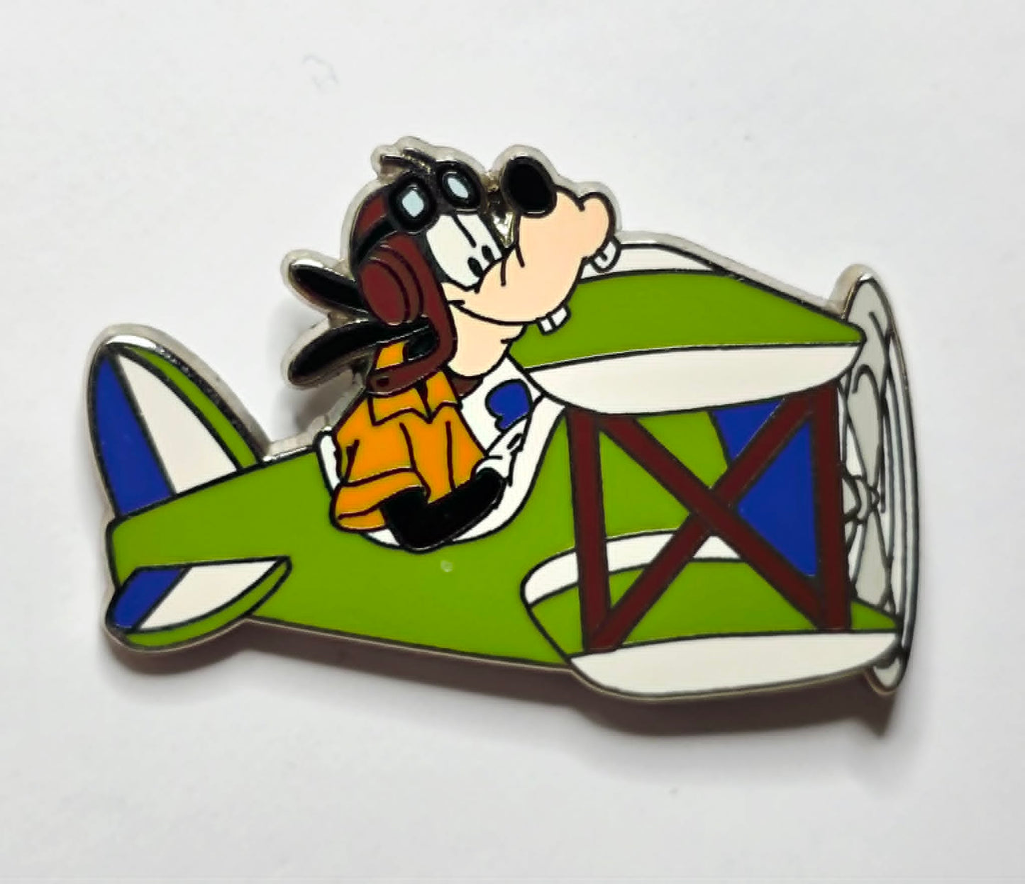 WDW Travel Company 2004 Pilot Goofy in an airplane