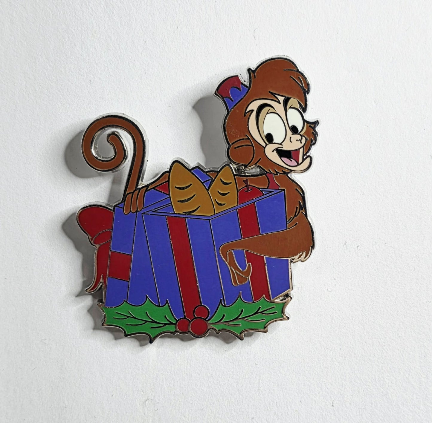 Abu - Holiday 2020 Character with present set of 10 Pins LE4000