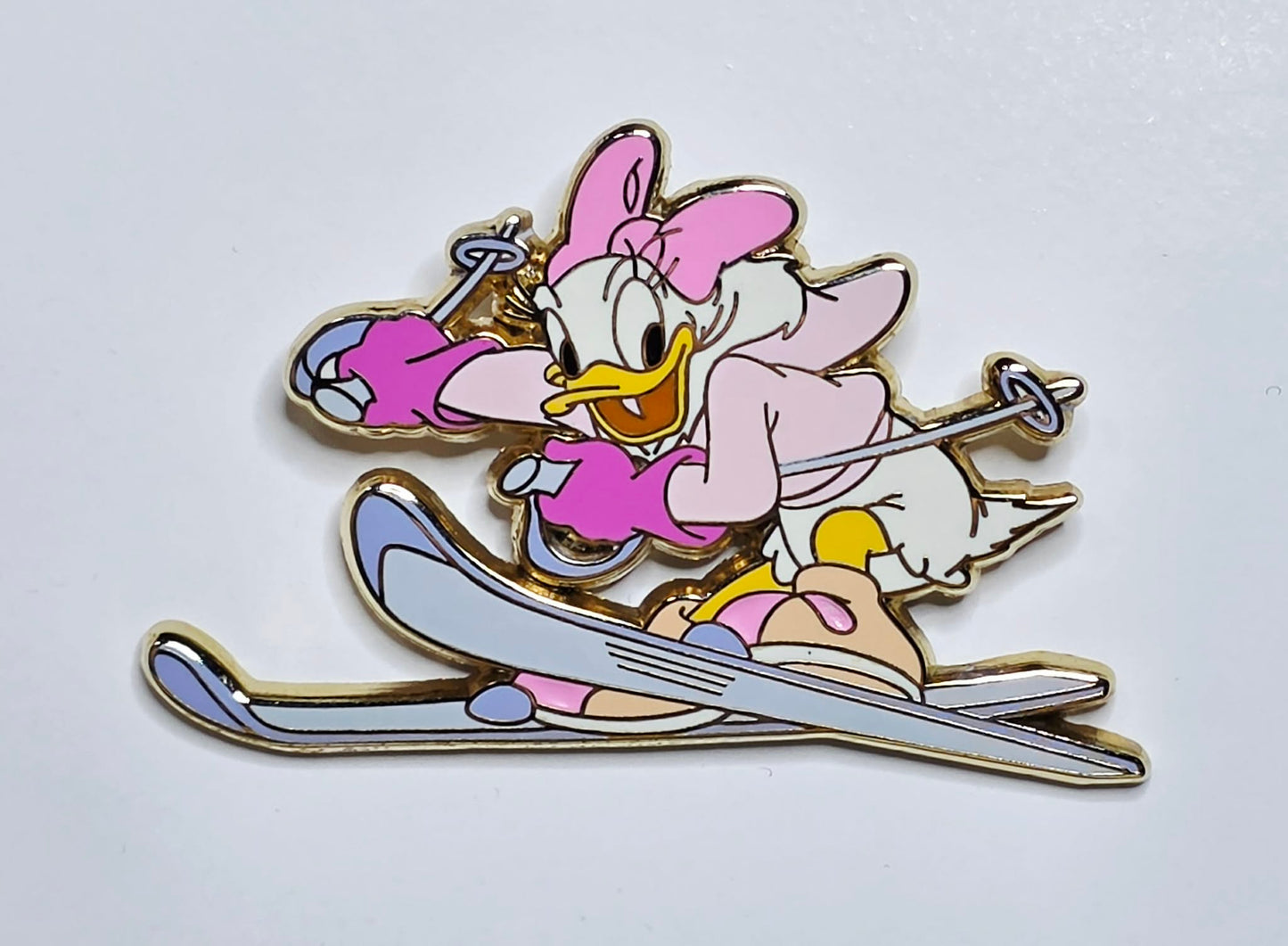 Daisy Duck skiing downhill