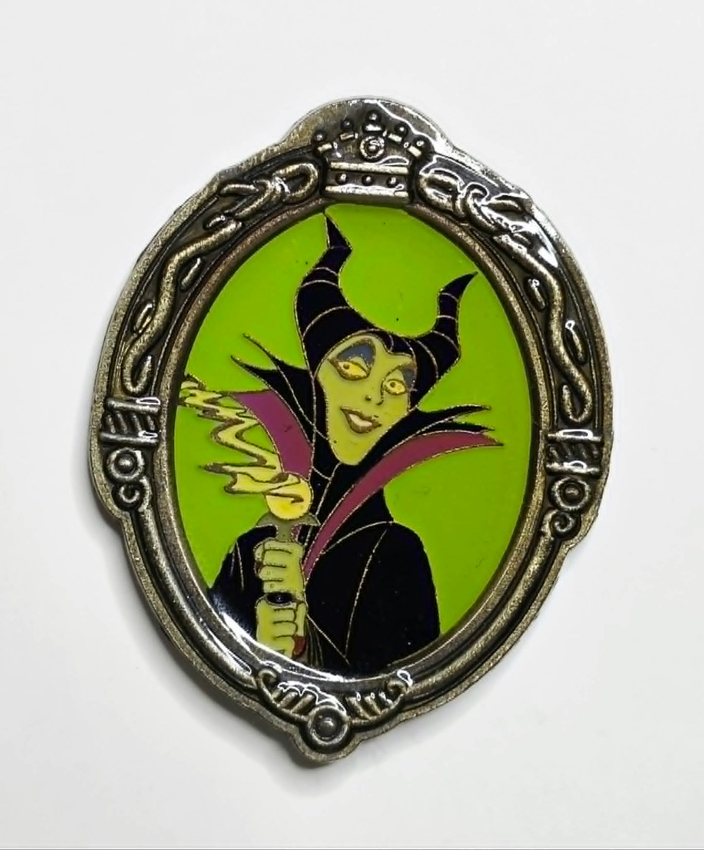 Sleeping Beauty - Maleficent pin from the "Mirror Framed Villain"