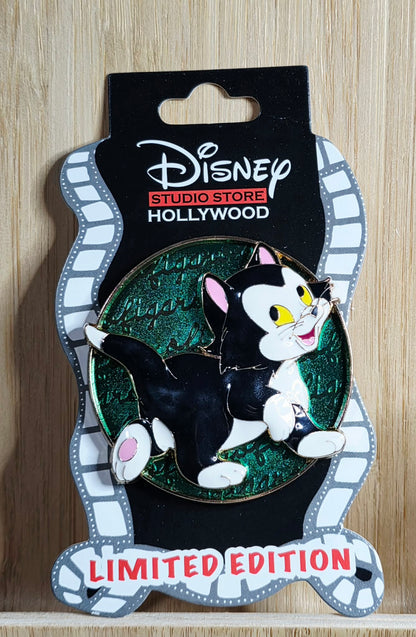 Figaro Cursive Cutie