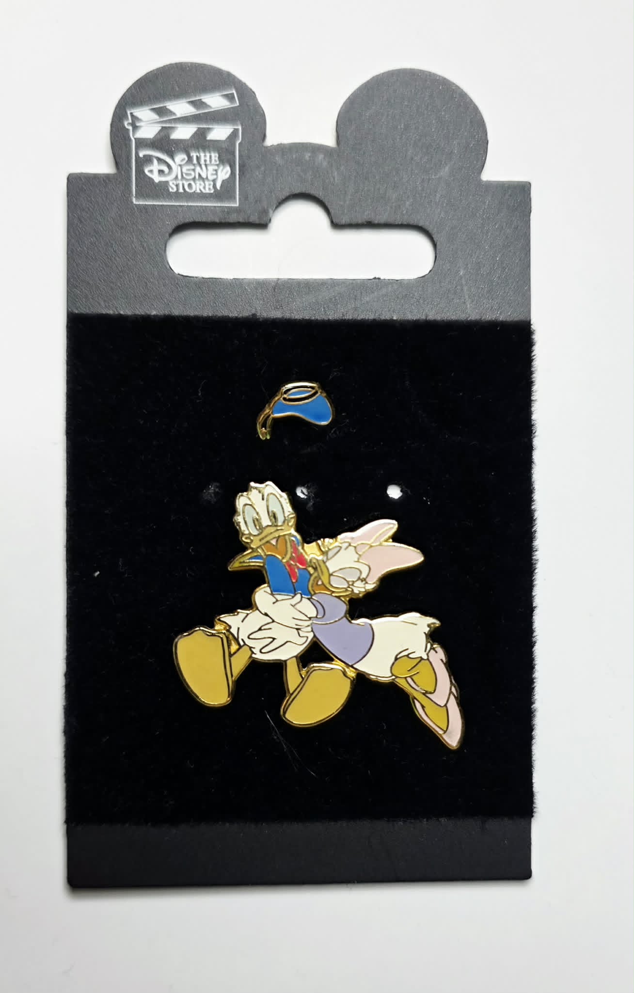 Donald and Daisy Hugging - 2 pin set