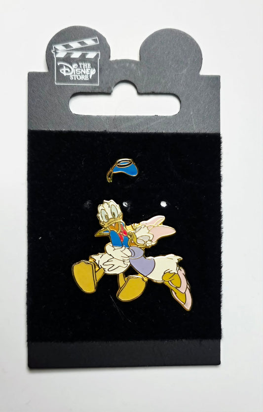 Donald and Daisy Hugging - 2 pin set