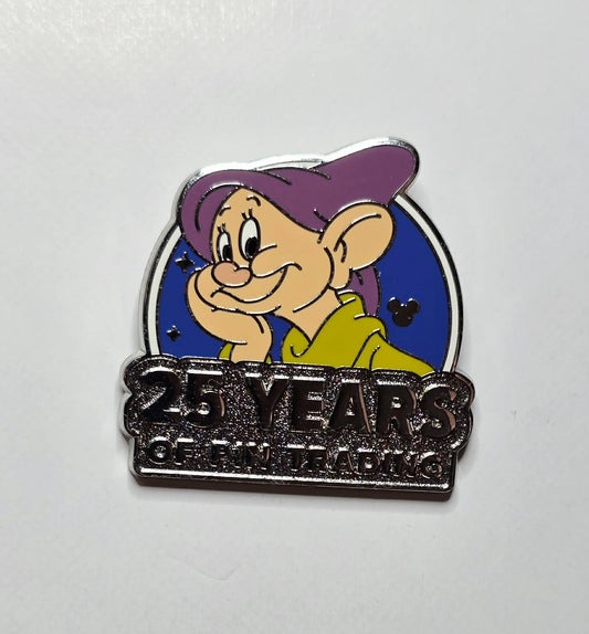 Snow White - Dopey - 25 years of Pin Trading - Hidden Mickey