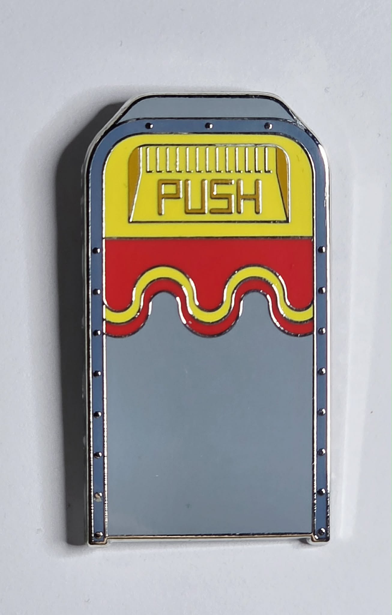 Dumbo - Character Trash Bins Mystery Pin