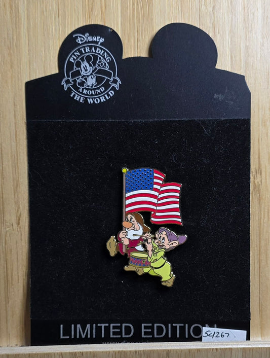 Snow White - Dopey and Grumpy - USA Flag