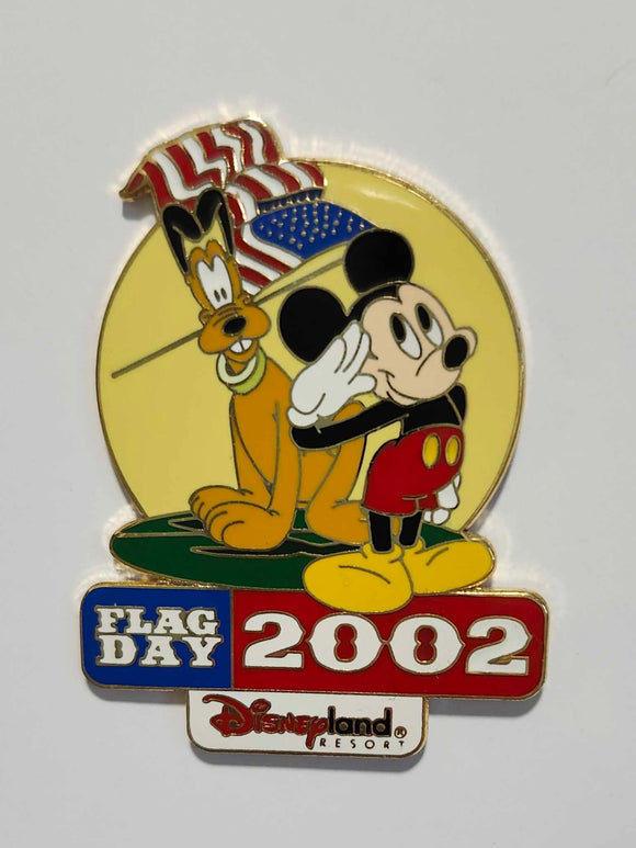 Mickey and Pluto  American Flag 2002