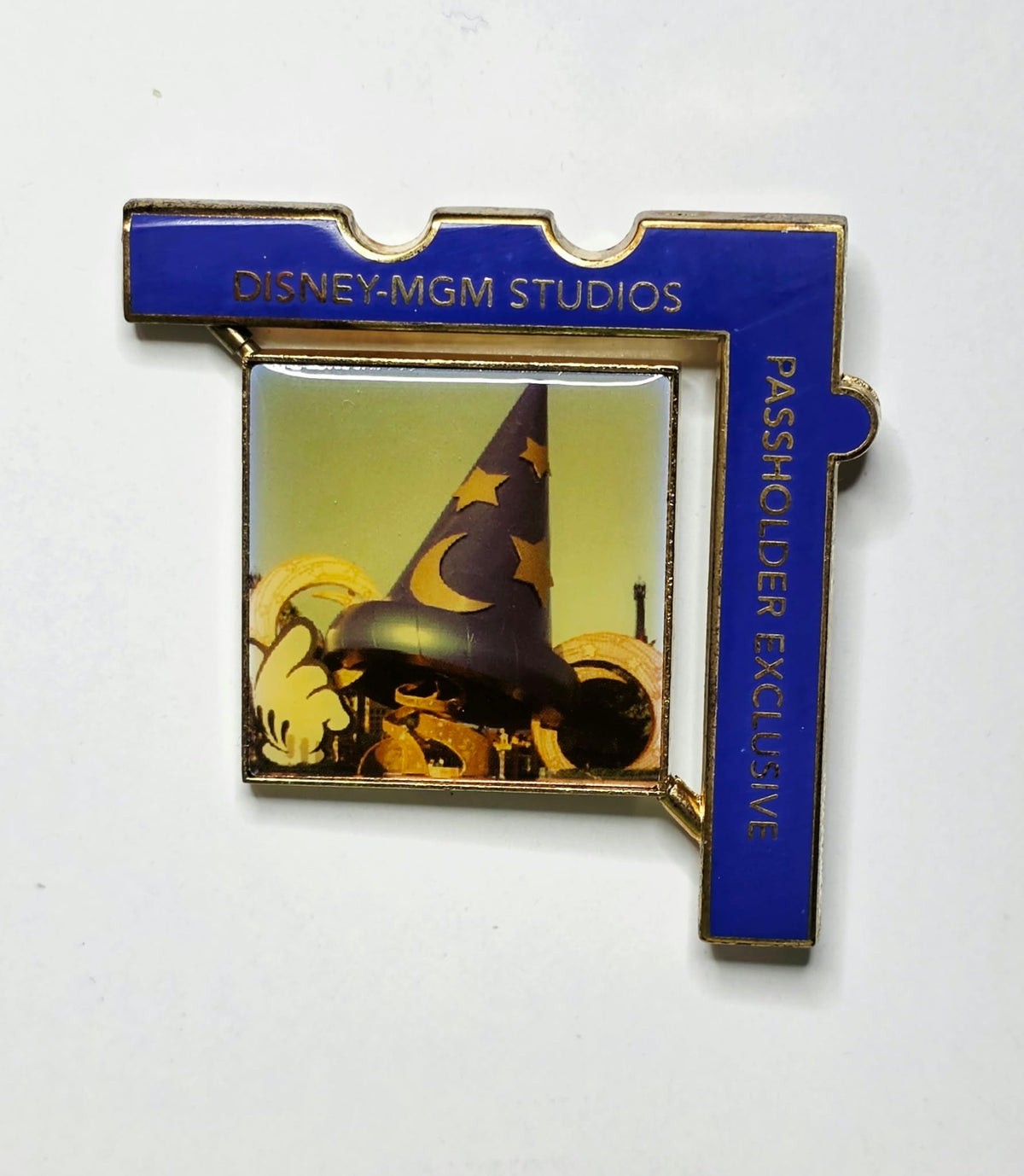 Disney-MGM Studios Donald Duck pin from the 2006 Passholder Spinner Puzzle