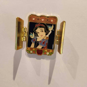 Loungefly Disney Princess Hinged Window Blind Box Enamel Pin - Snow White