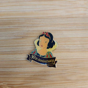 Snow White - Straight Back Pin