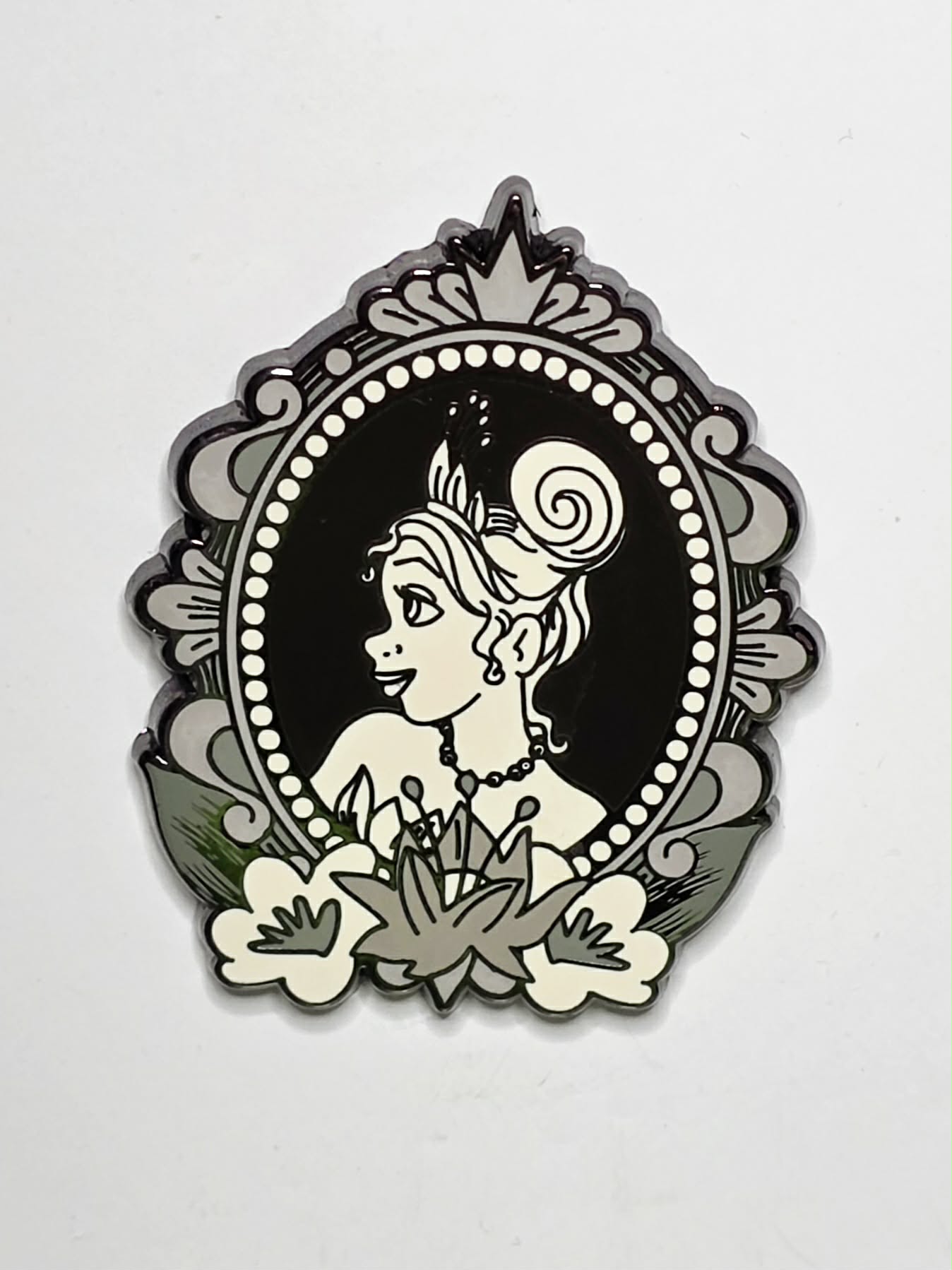 Princess and the Frog - Disney Princess Black & White Cameo Series Tiana