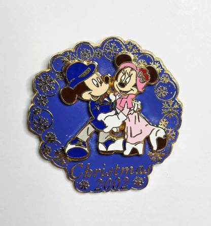 Christmas 2002 Mickey and Minnie Pin