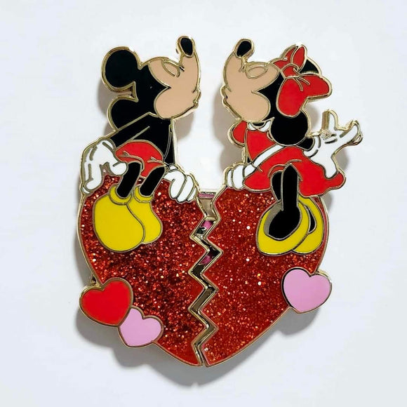 Mickey and Minnie Kissing - Be Mine