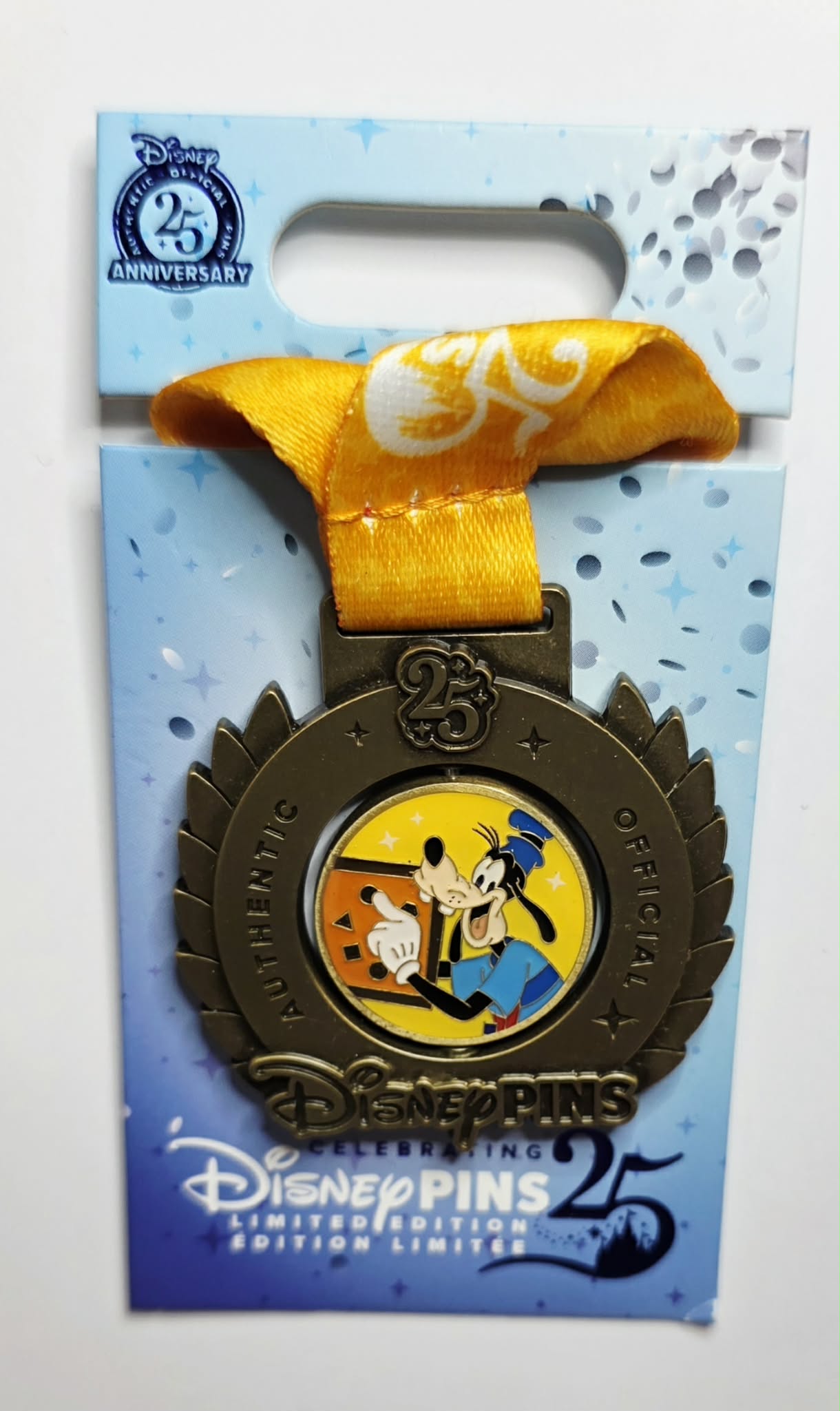 Goofy - Pin Trading 25th Anniversary Medal