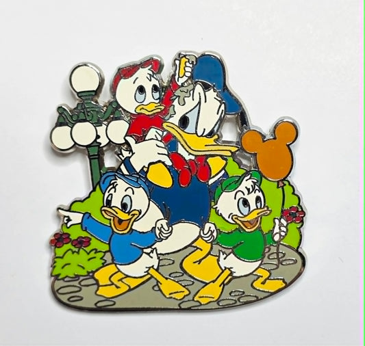 Donald and his Nephews - In the Park