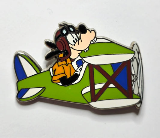 WDW Travel Company 2004 Pilot Goofy in an airplane
