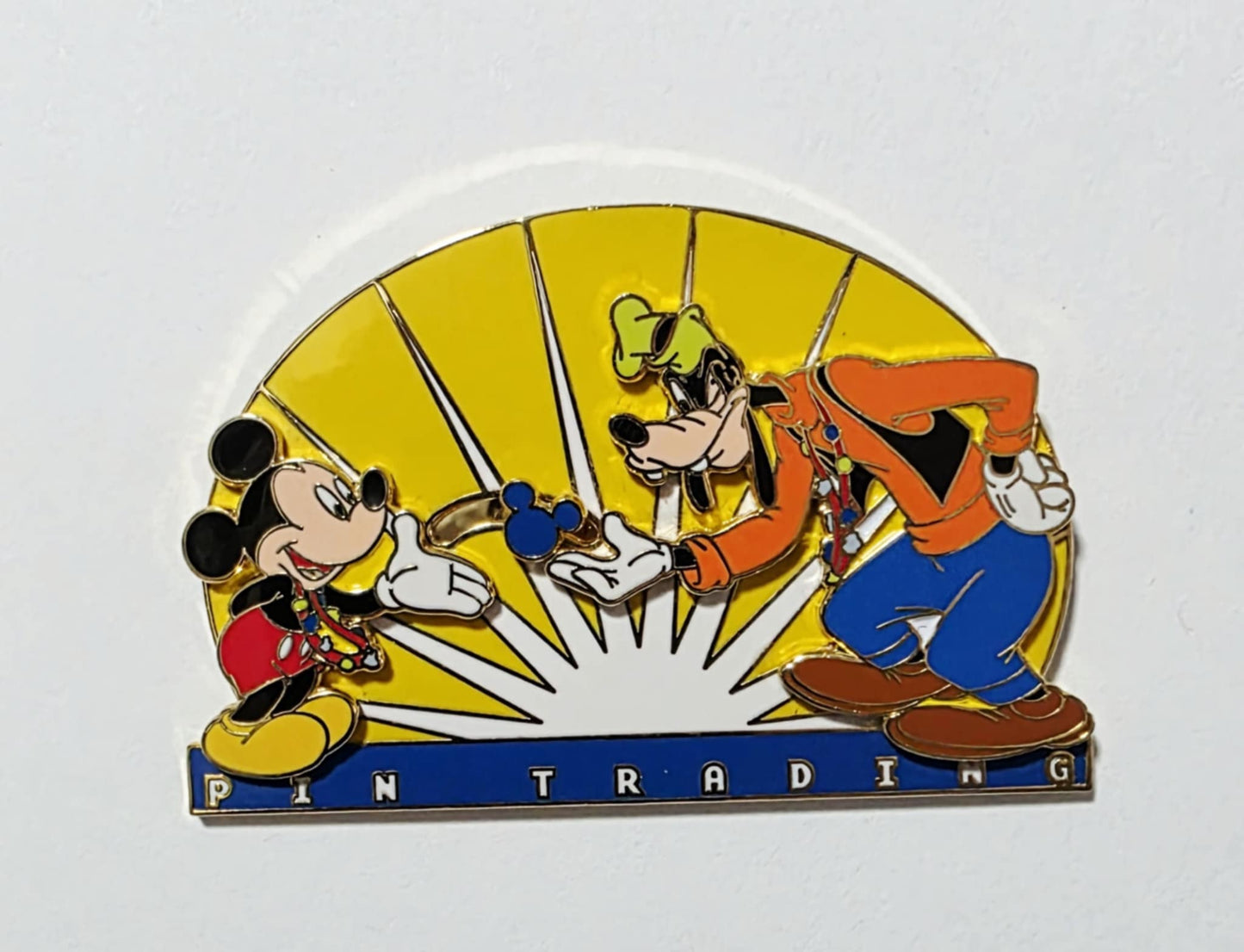 Goofy and Mickey Trading Pins