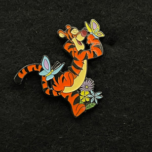 Loungefly - Tigger with Butterfly & Flowers