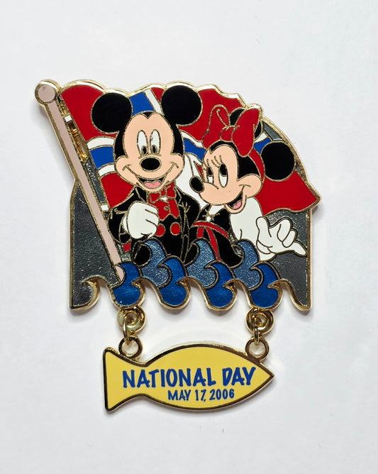 Norway National Constitution Day 2006 - Mickey and Minnie Mouse