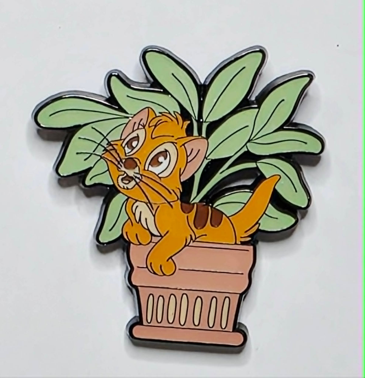Oliver and Company - Oliver - Disney Cats Plants