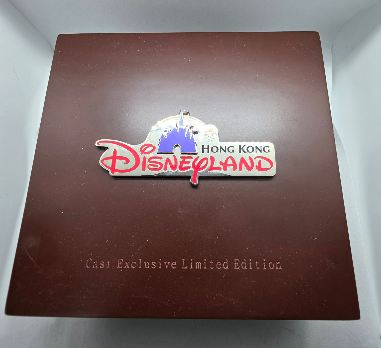 2005 Hong Kong Disneyland Cast Exclusive - Mickey Mouse in a holiday outfit