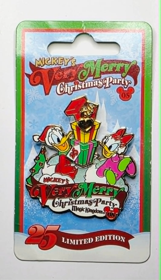 Donald Duck and Daisy Duck - Mickey's Very Merry Christmas Party