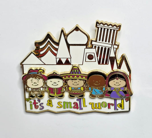 "It's a small world" 3D pin - 2005 Disneyland