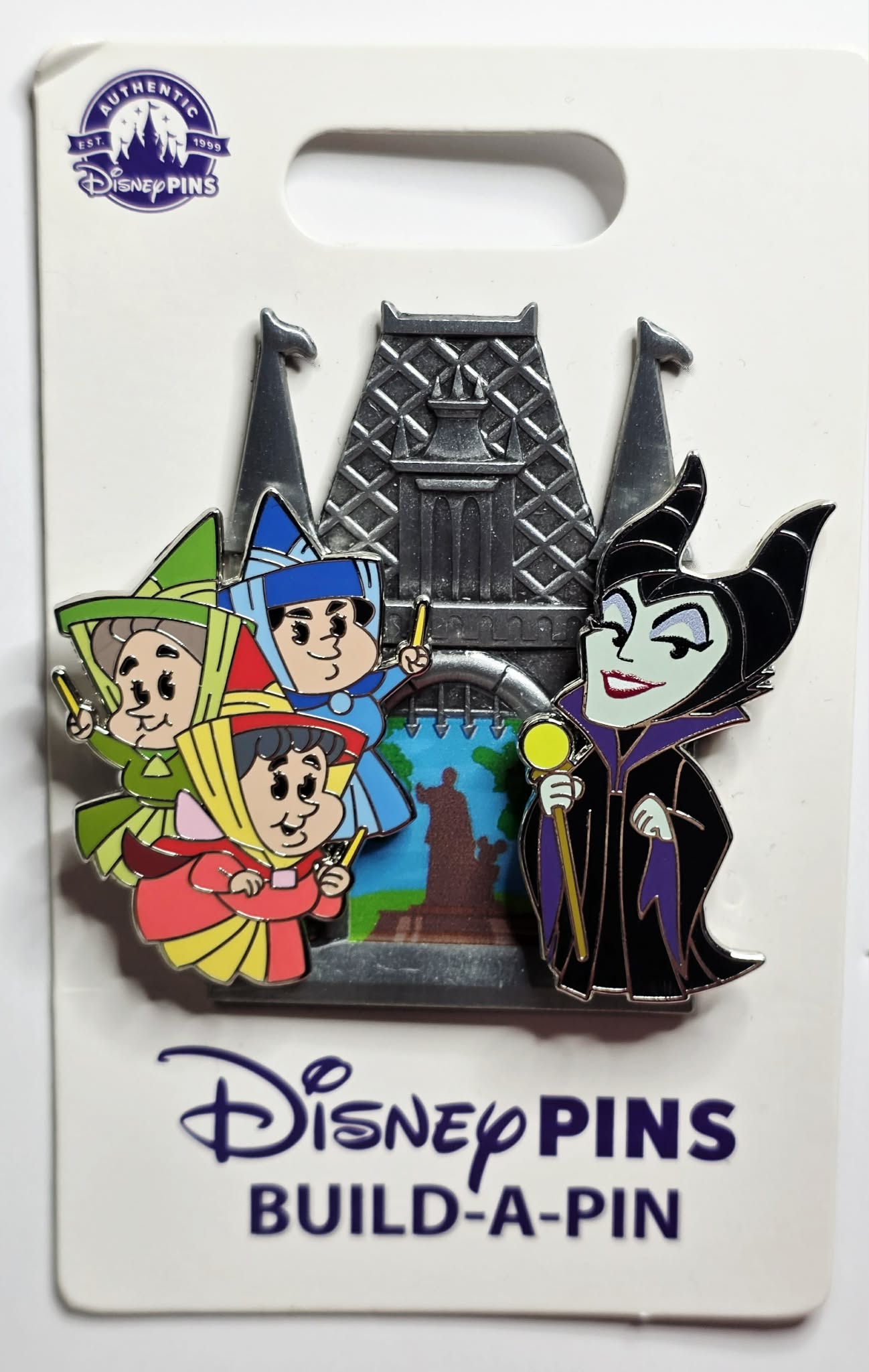 Sleeping Beauty - Maleficent and the Three Good Fairies - Build-a-Pin
