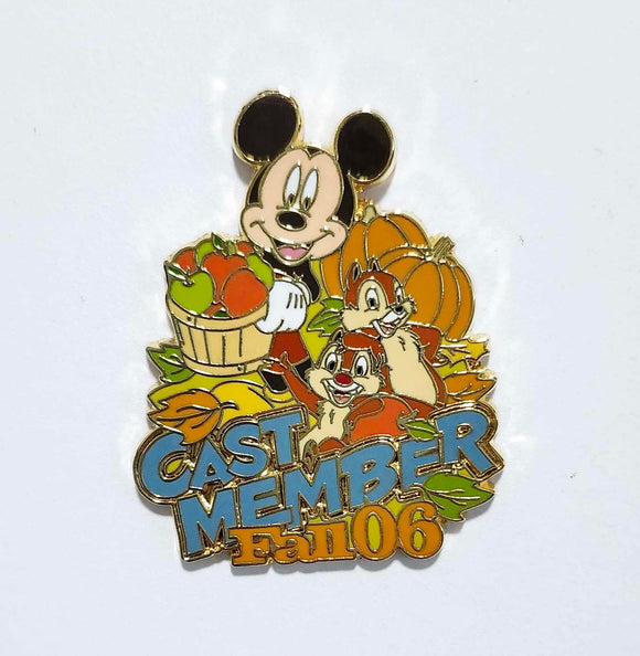 WDW Cast Exclusive - Fall 2006 (Chip and Dale with Mickey Mouse)