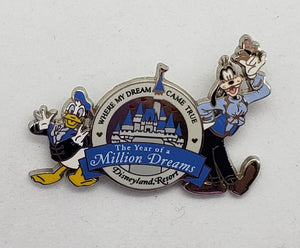 DLR - The Year of a Million Dreams - Goofy and Donald Duck
