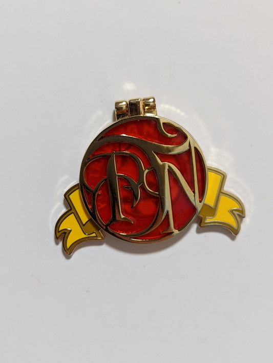 WDW - Disney Pin Trading Night 2012 - Dale