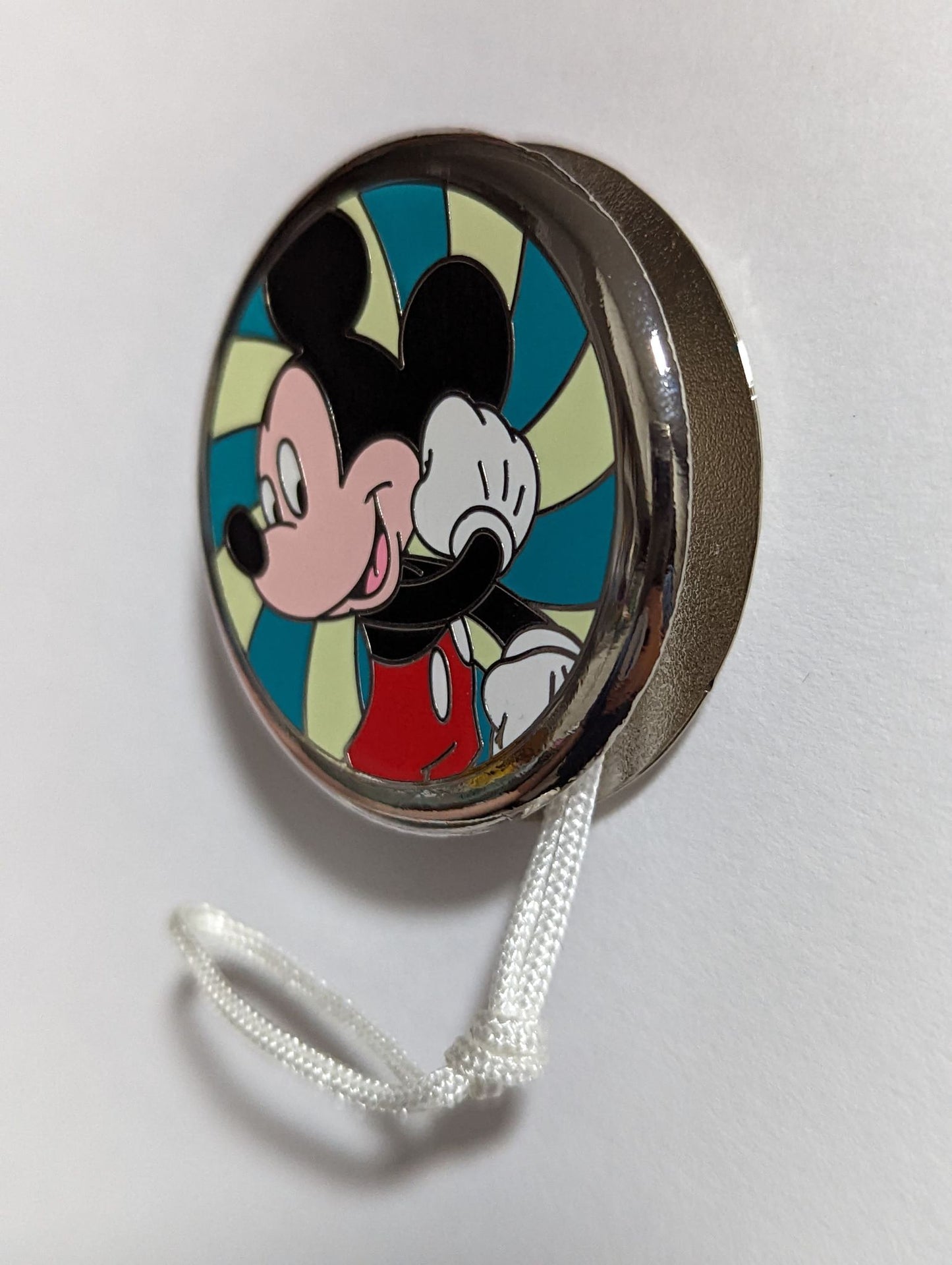 Mickey Mouse Yo Yo pin