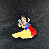 Loungefly - Princesses Sitting - Snow White and her Bird friend